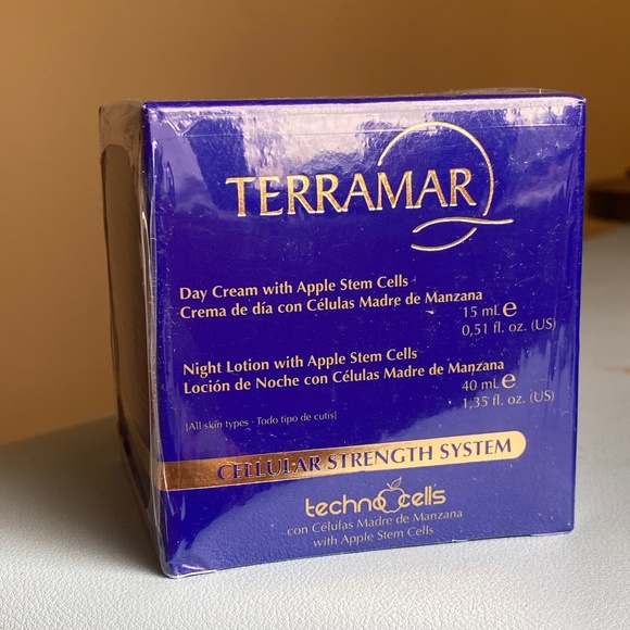 Terramar Day&Night Cream with Apple Steam Cells/Crema con Celulas Madre - Picture 1 of 5